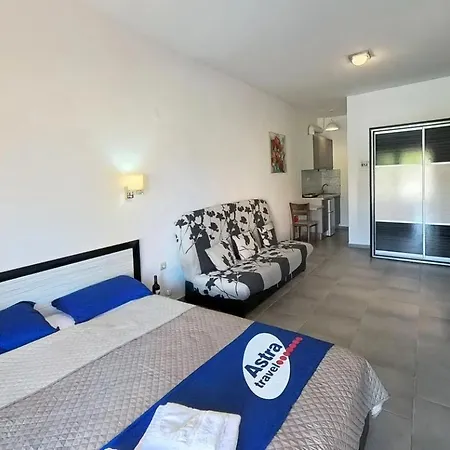 Stefania Sun Apartman Nikíti